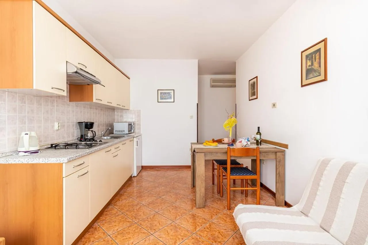 Apartments Banko Rovinj 3*,